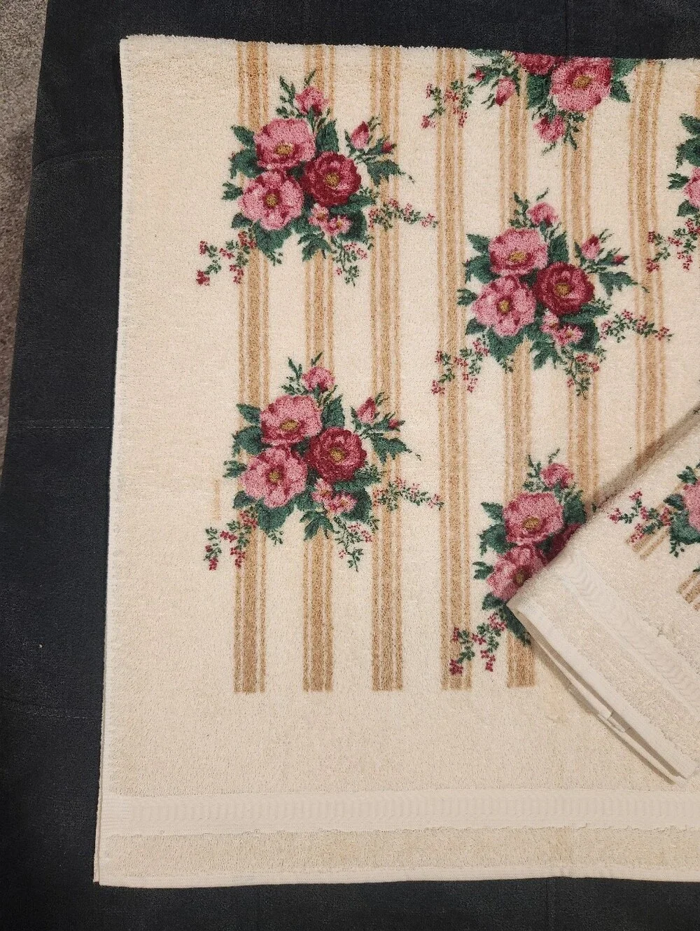 NOS NWT 1970's MCM Farmhouse RA Briggs Bath & Hand Towel Set Floral Rose Striped